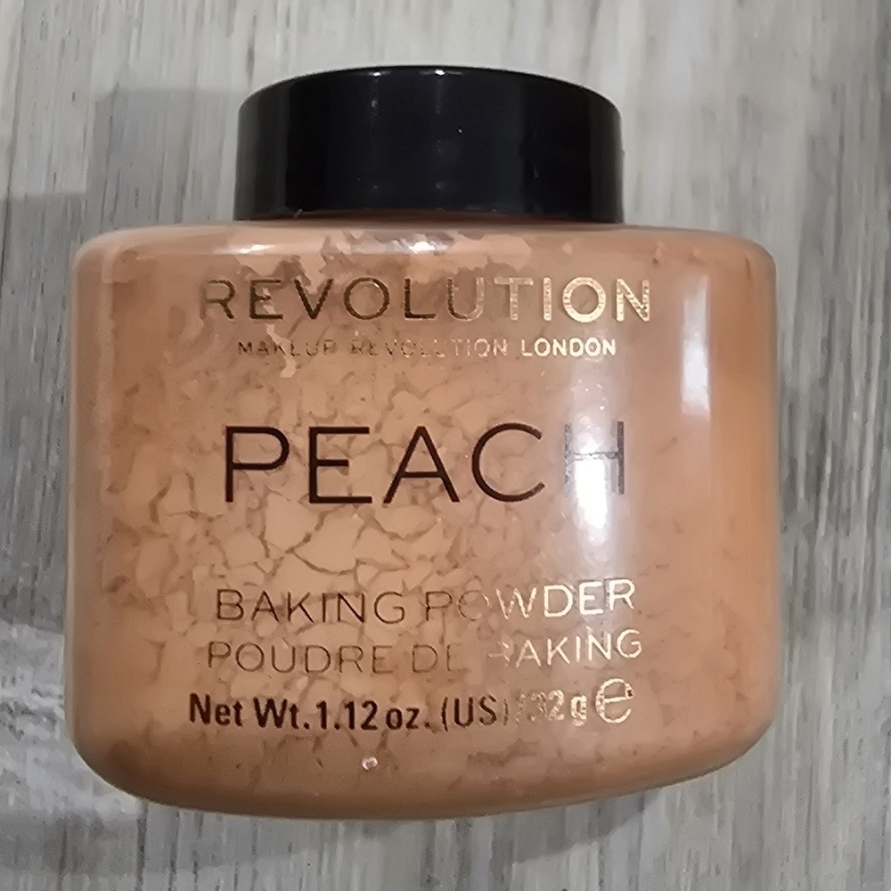 Makeup Revolution Loose Setting Baking Finishing Face Powder Peach New